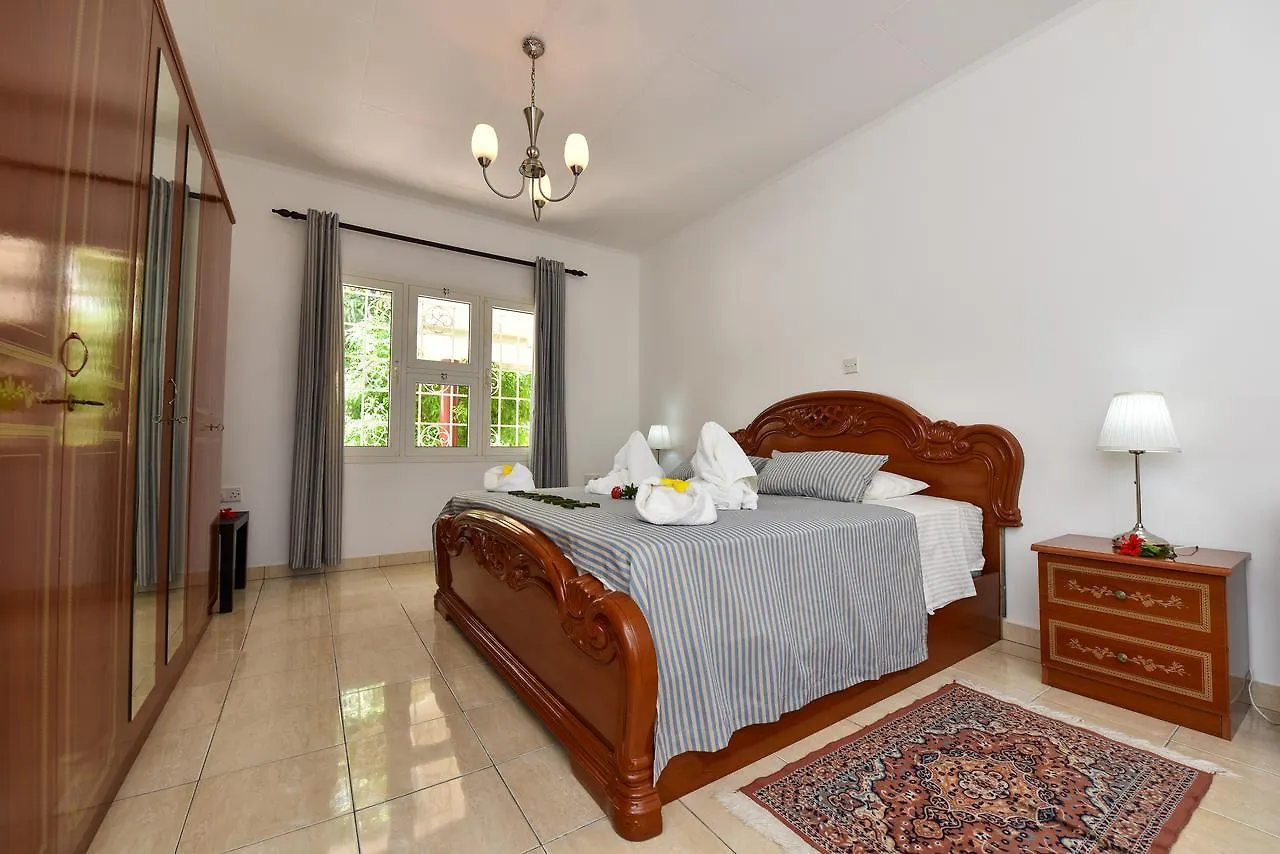 Bed & Breakfast Jessies Guest House Seychelles Beau Vallon