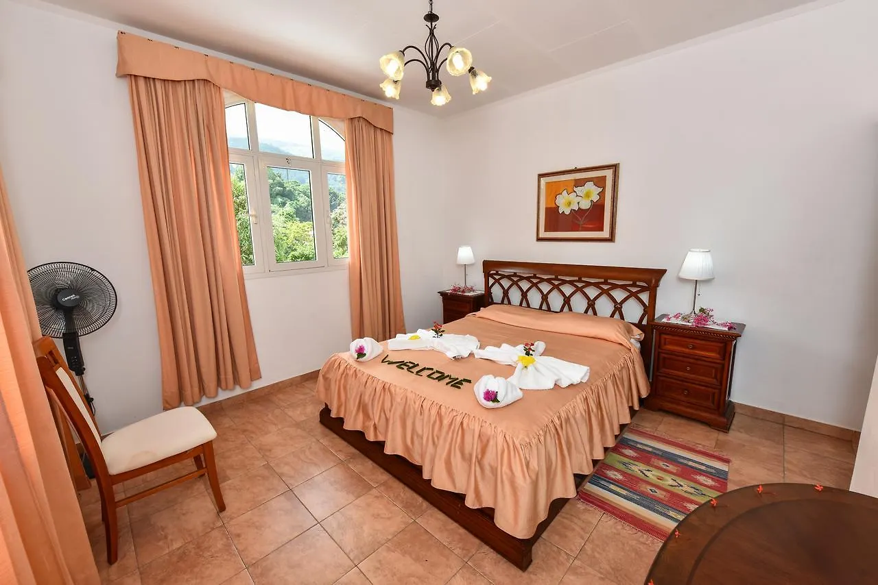 Oda ve Kahvaltı Jessies Guest House Seychelles Beau Vallon  Seyşel Adaları