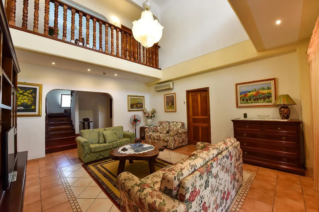 Bed & Breakfast Jessies Guest House Seychelles Beau Vallon