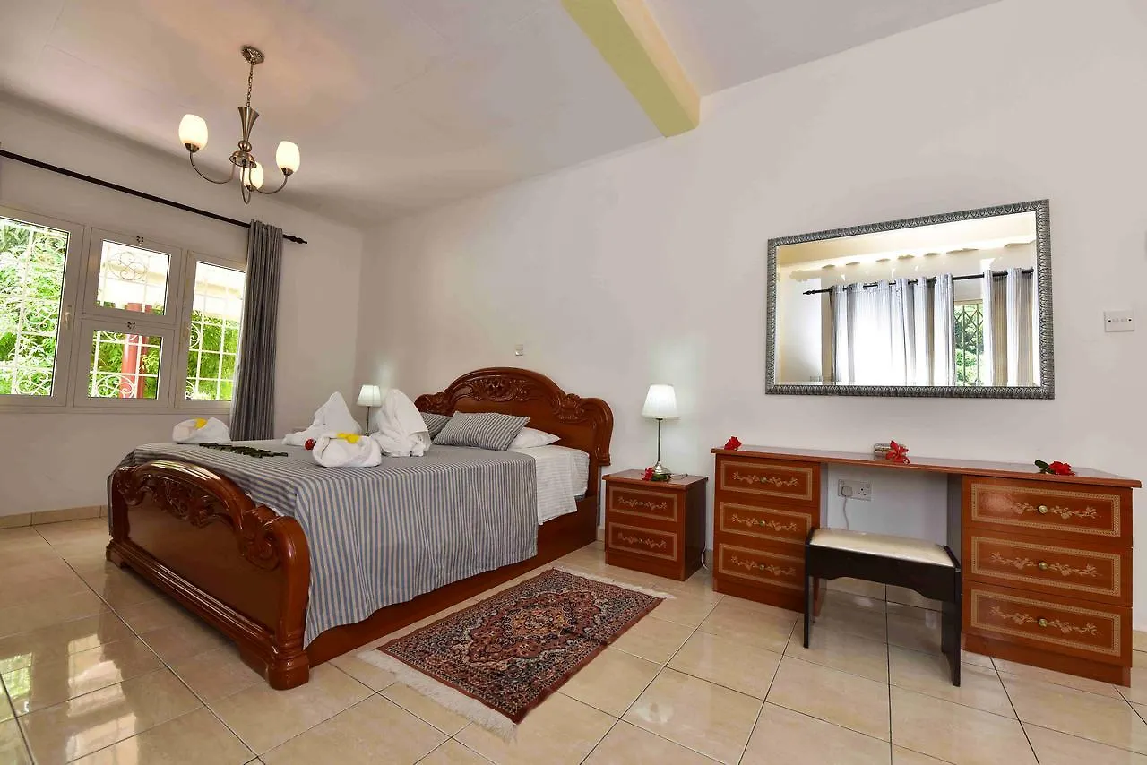 Jessies Guest House Seychelles Beau Vallon  Bed & Breakfast