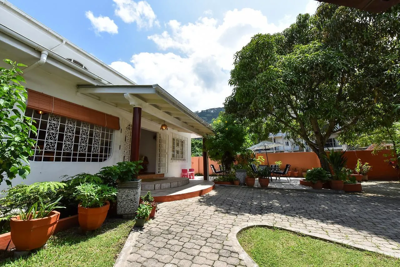 Jessies Guest House Seychelles Beau Vallon  Beau Vallon (Mahe)